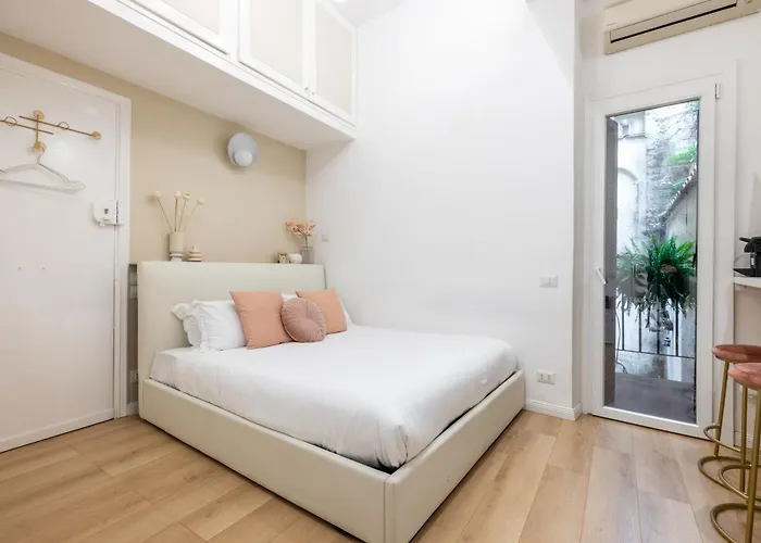 Leonina Apt - Colosseum